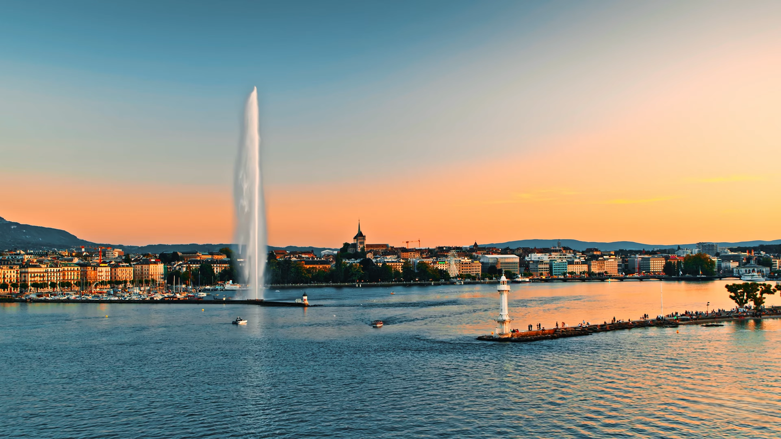 Jet d'Eau fountain and Lake Geneva waterfront